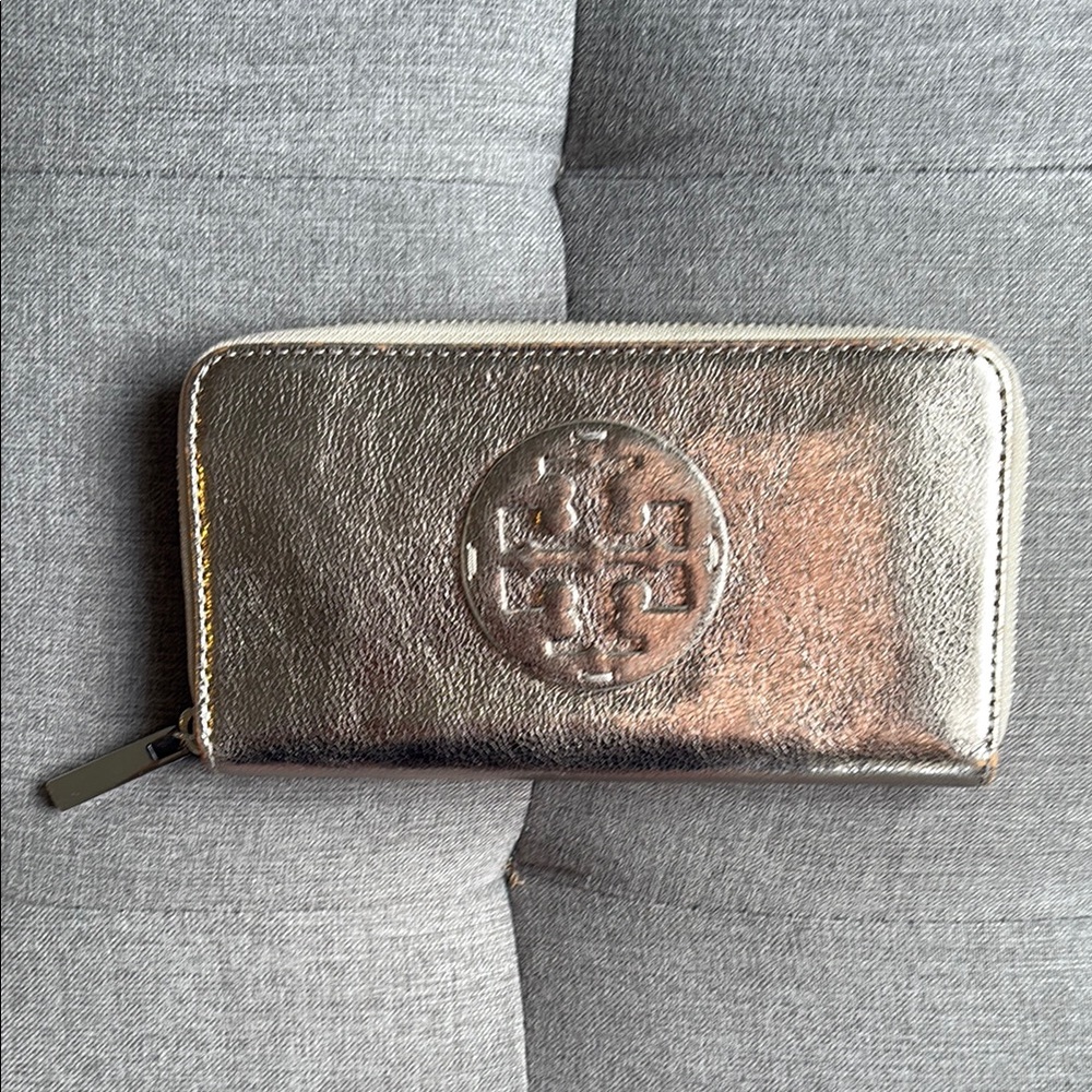 Tory Burch Silver Wallet